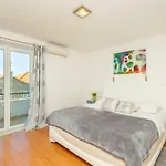 Hedera Estate, Hedera A18 Апартаменты *