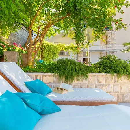 Hedera Estate, Hedera A18