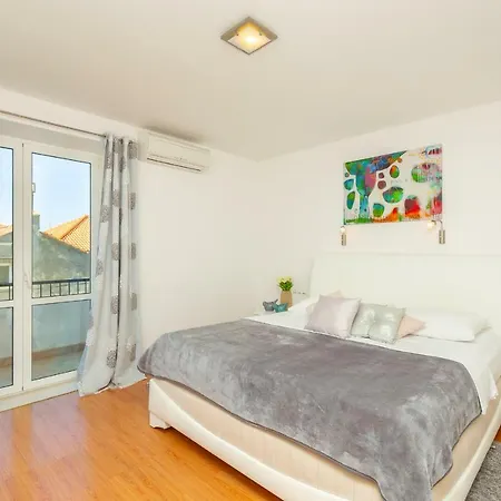 Hedera Estate, Hedera A18 Apartment *